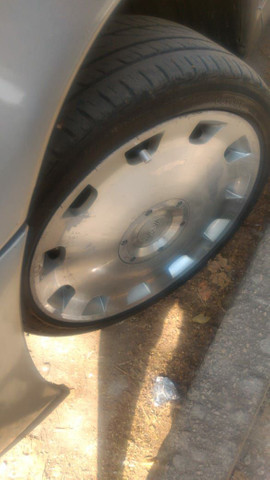 Aro 17 Troco por aro 15 ou 14 volta pra mim - Foto 3