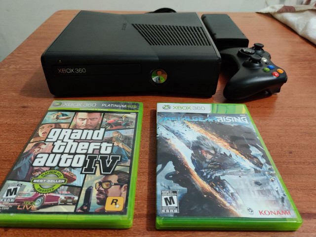 Console Microsoft Xbox360 Slim + 2 Jogos Originais + Controle - Foto 2