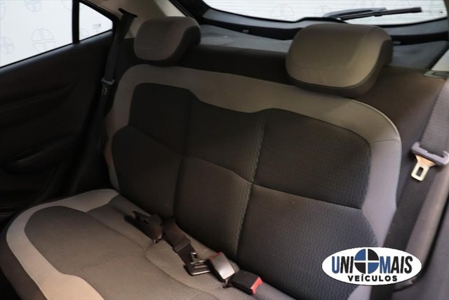Chevrolet Onix 2015 1.0 LS na cor preta, extremamente cuidado! - Foto 11