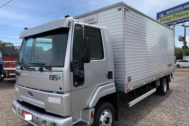 Ford Cargo 815 Baú 2010 