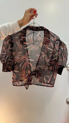Blusinha com transparência