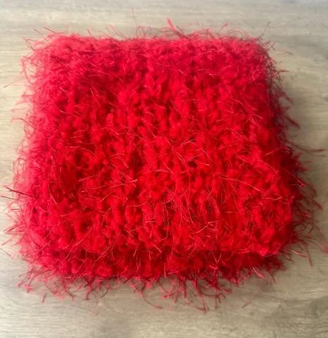 Lindo Cachecol vermelho, felpudo, confortável  e quentinho - Foto 3