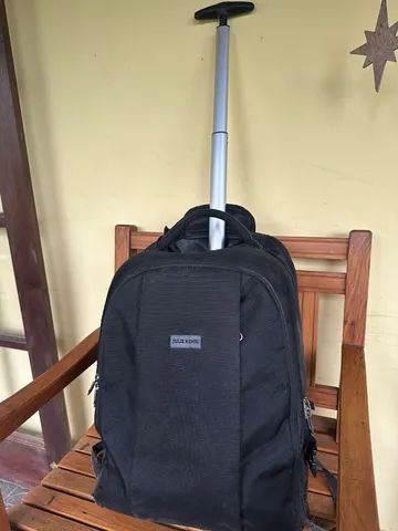 Mochila com Carrinho Notebook Preta Julie Henri