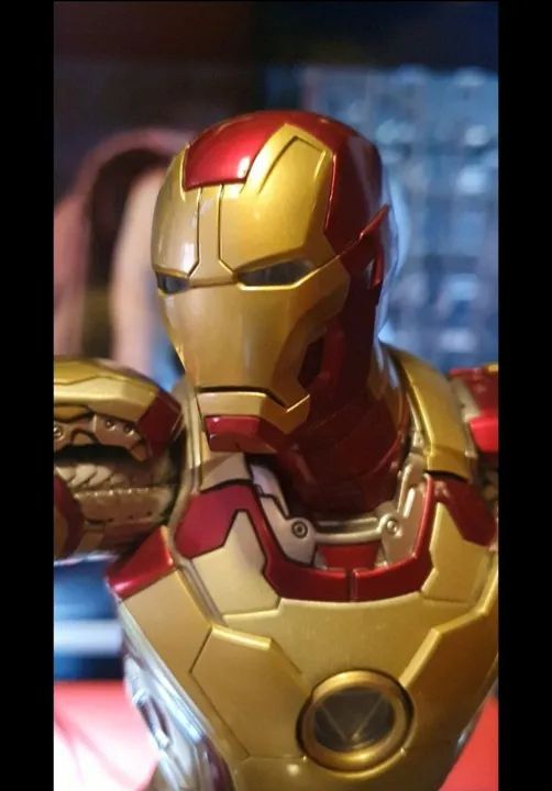 Iron Man Mark 42 Hot Toys