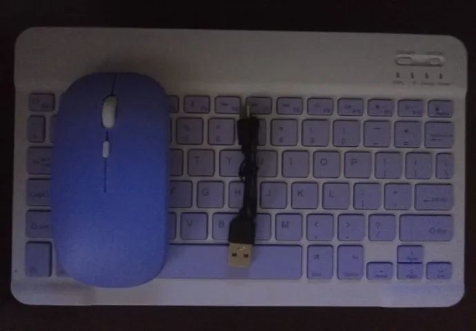 Mini Teclado ultra fino Recarregável e Mouse-Bluetooth-Cor Azul-Layout padrão americano - Foto 2