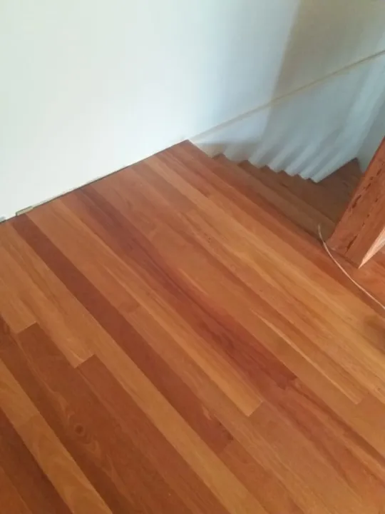 Procurando Piso de madeira maciça?  Pisos Phanda!  Fale conosco