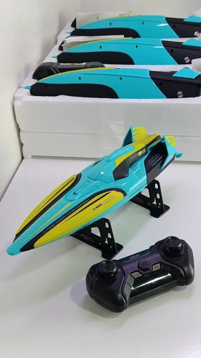 Lancha de Controle Remoto velocidade máxima 30km