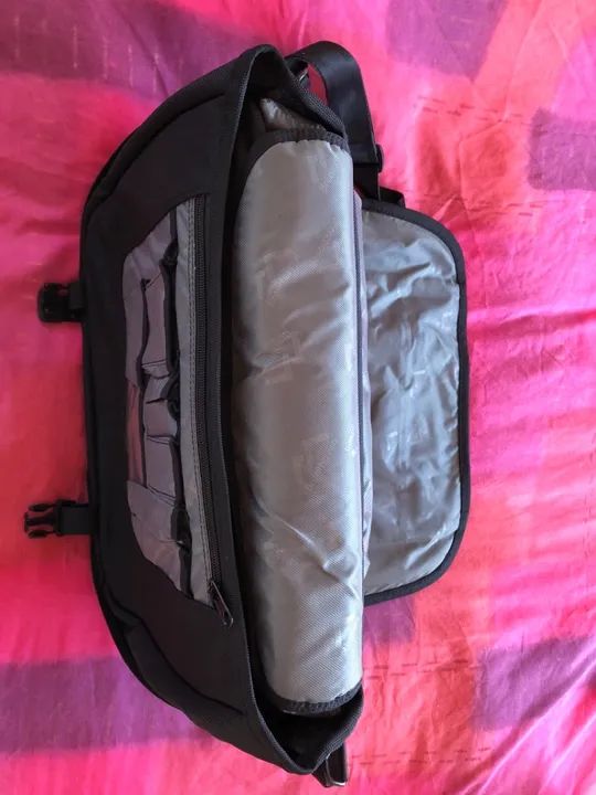 Bolsa de Ombro Preta - Brenthaven (marca de alta qualidade) - Foto 3