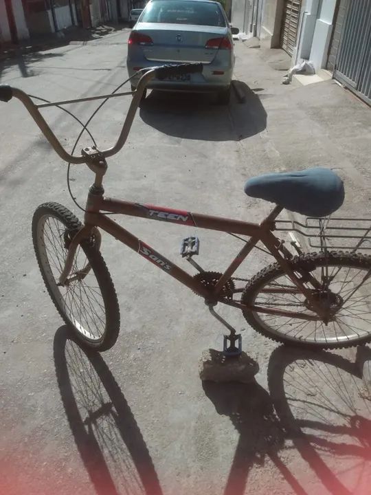 Bicicleta com bagageiro e cadeirinha infantil - Foto 5