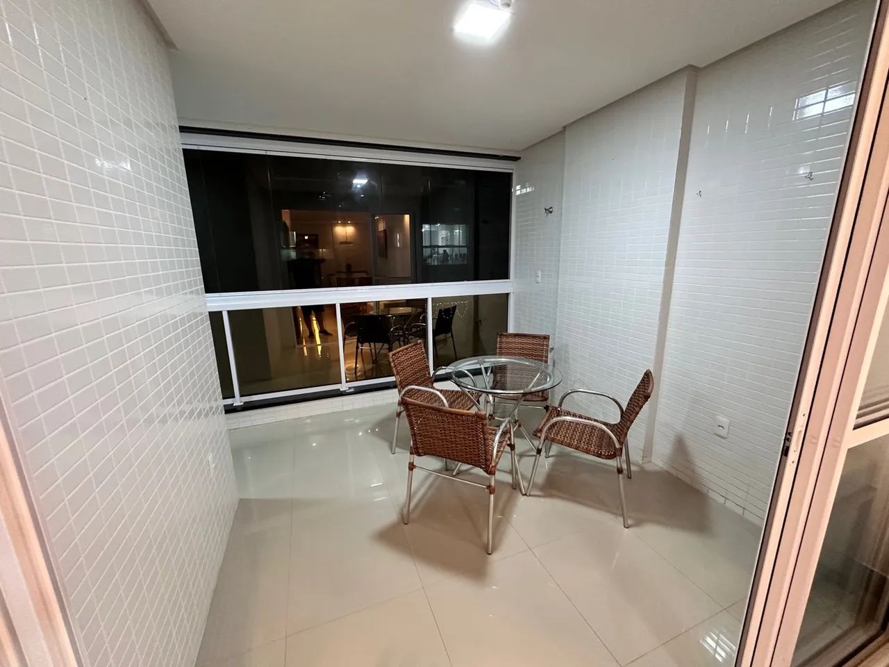 AP  temporada centro Guarapari 3 quartos com Ar 2 vagas de garagem - Foto 3