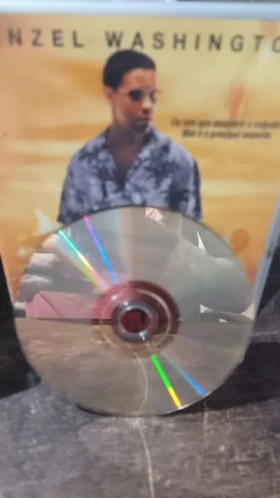 Por um triz filme dvd  - Foto 4