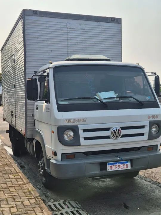 Caminhao baú  VW 8-150