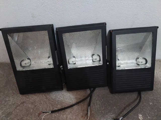 Vendo 3un Refletor Taschibra TRT 150 MBY - 150w