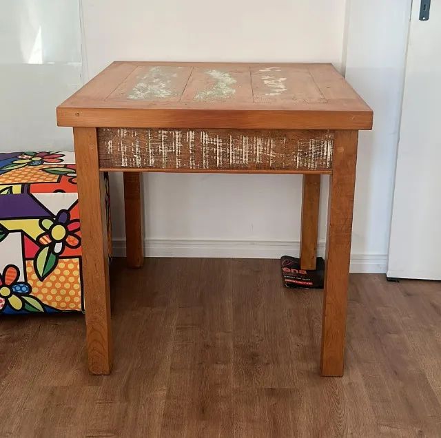 Mesa Quadrada em Madeira Peroba Maciça
