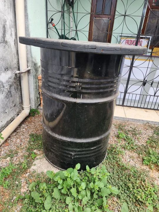 Mesa de Barril Bistrô com Gaveta