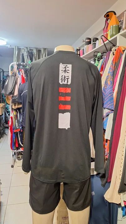 Camisa jiu-jitsu preta com proteção UV manga longa  - Foto 2