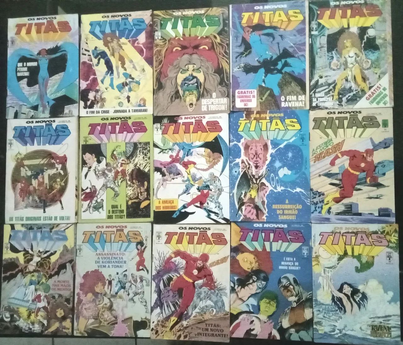 Combo com quinze quadrinhos antigo formatinho Abril dos Novos Titãs