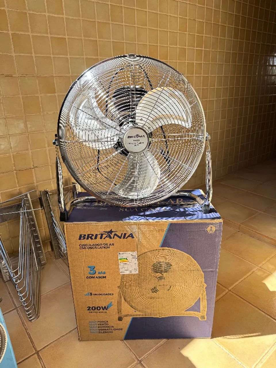 Circulador de Ar Britânia Turbo C50 - Potência, Estilo e Conforto!