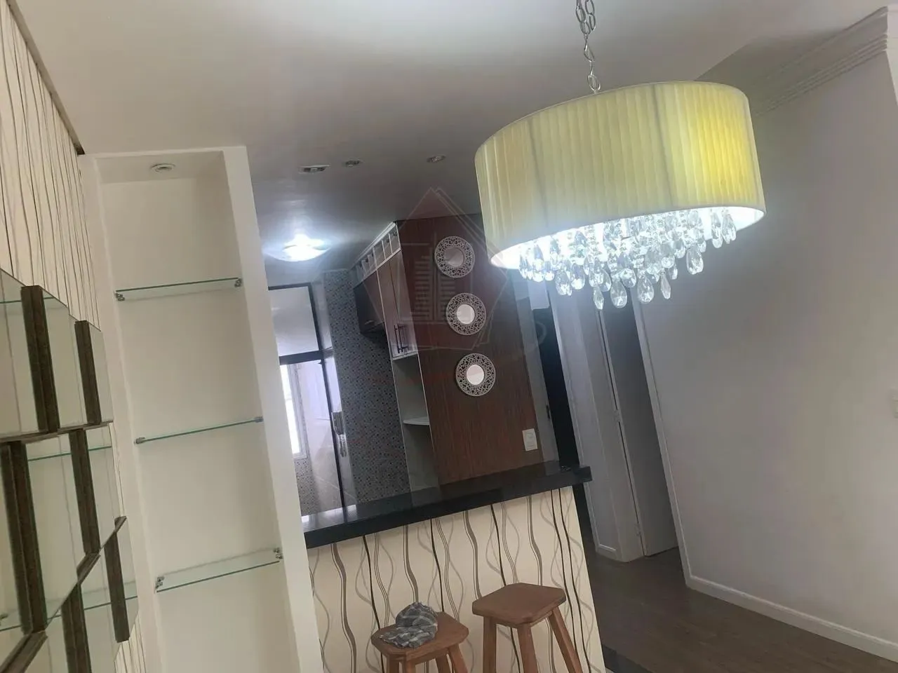 APARTAMENTO NO TORRES DO CAXAMBU COM 2 QUARTOS, COZINHA PLANEJADA, SACADA FECHADA E 1 VAGA