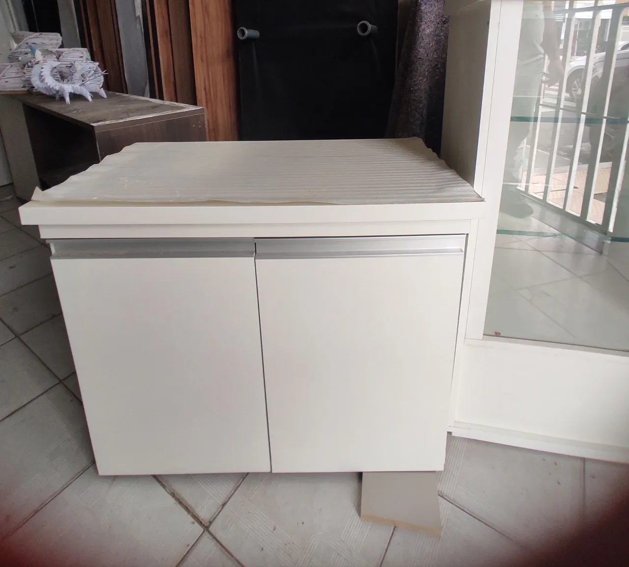 Armário gabinete com Design Moderno