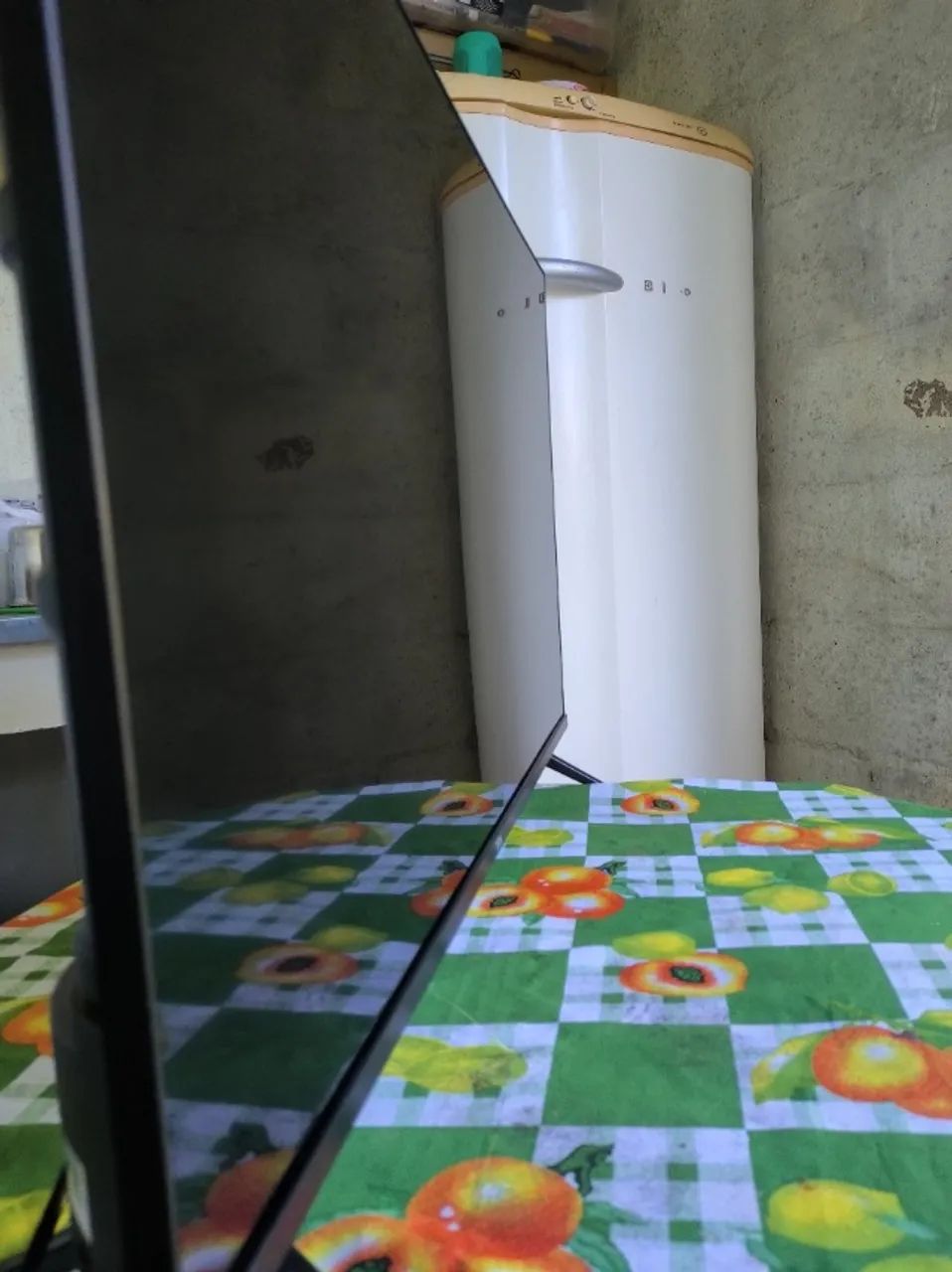 Smart TV TCL 32Pol **(TELA QUEBRADA)** androidtv  - Foto 4