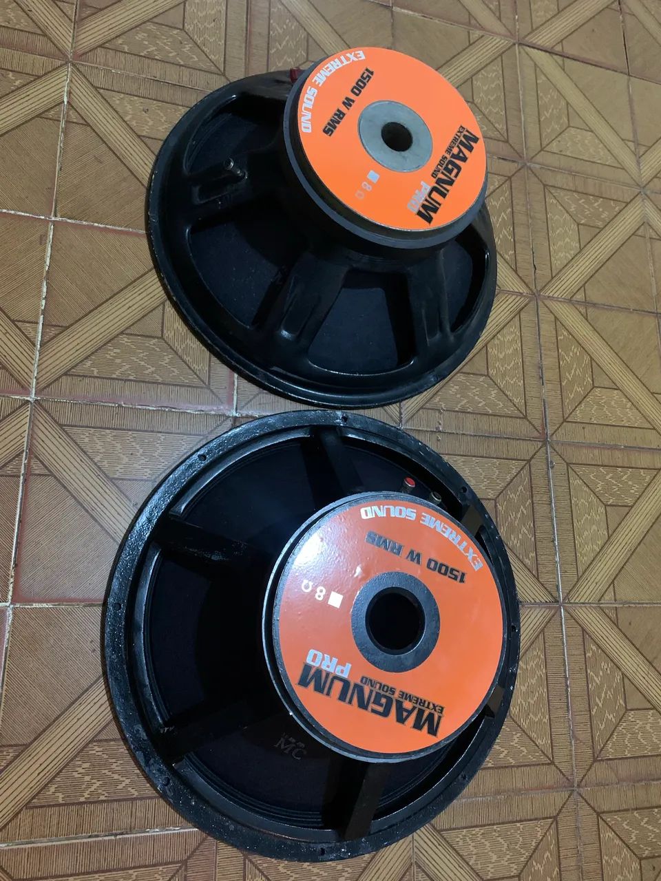 Vendo par de auto falantes 18 polegadas - Foto 2