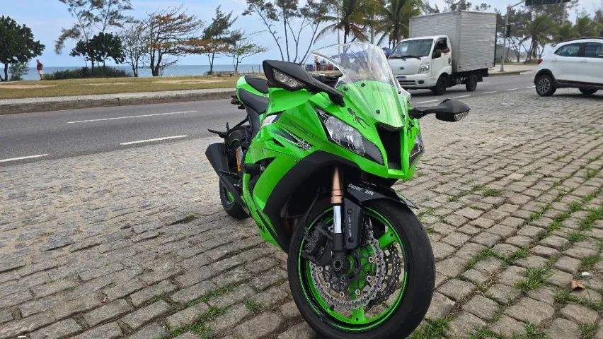 Kawasaki Zx-10/ Zx-10r 1000cc 2011 - 1447046406 | OLX