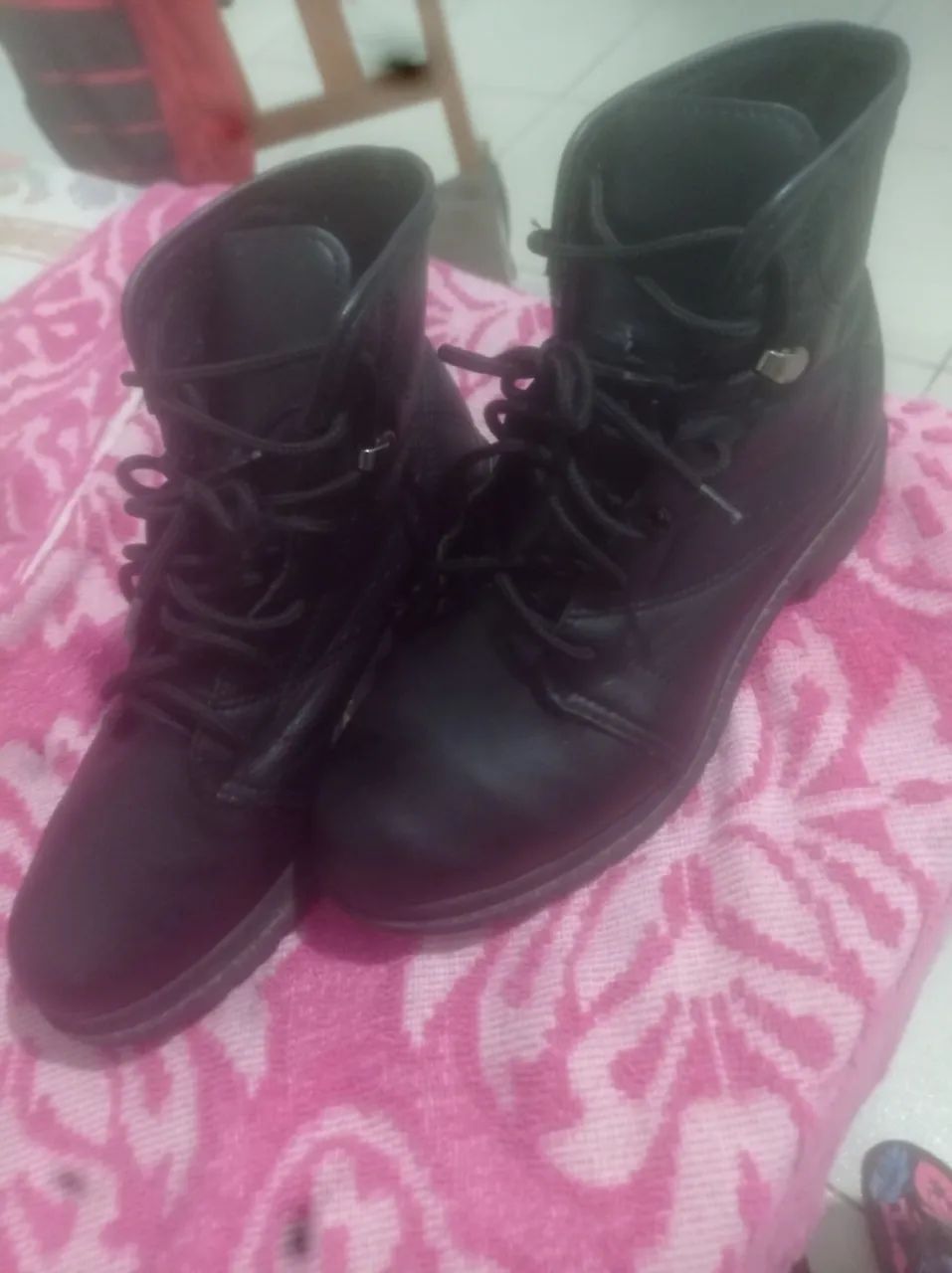 Botas de Couro preta 34 - Foto 2