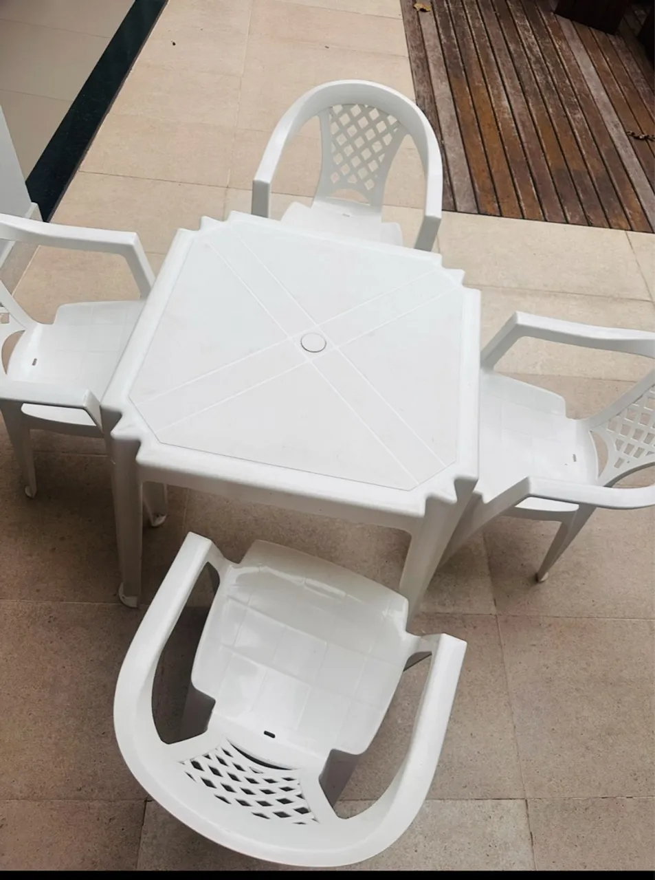 Mesa com 4 cadeiras Tramontina .
