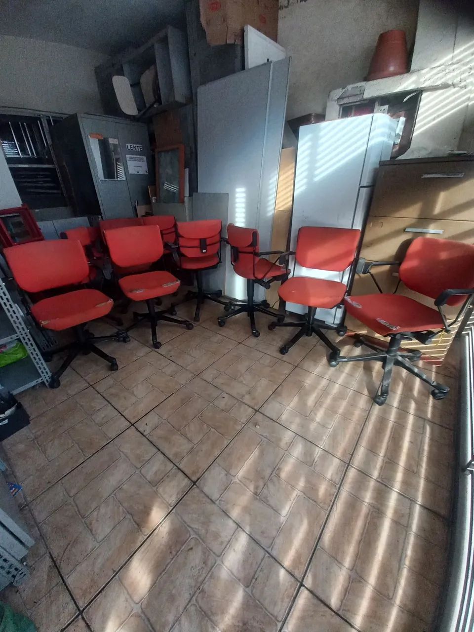 Lote de 70 cadeiras giroflex só 2800 - Foto 4