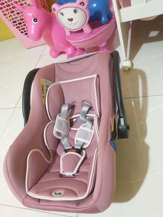  Bebê conforto Tuti Baby usado pouquíssimas vezes sem marcas de uso sem defeitos nenhum 