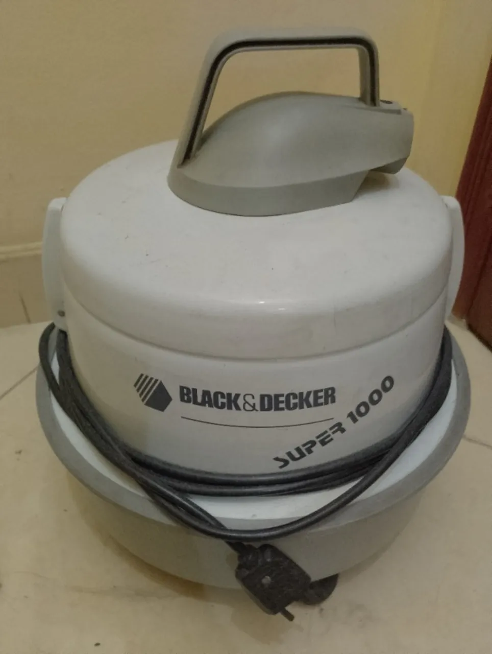 Aspirador de pó black and Decker super 1000