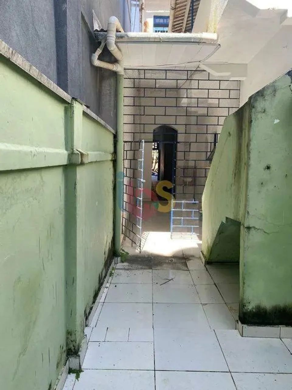 VENDO CASA COM PONTO COMERCIAL NO CENTRO - Foto 3