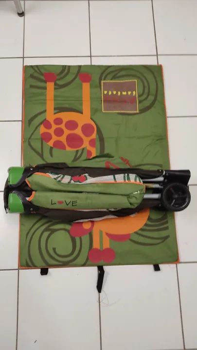 Cercadinho com fundo removível acolchoado. Possuí pequeno defeito. - Foto 2