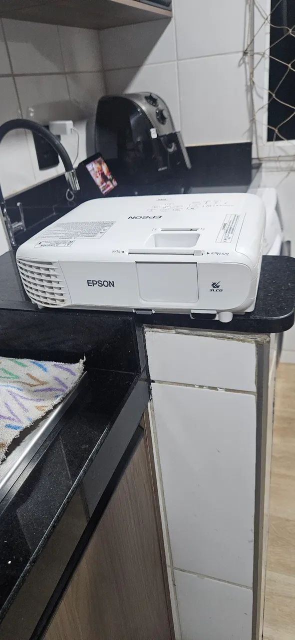 Epson PowerLite W49 Projector64297490696577120