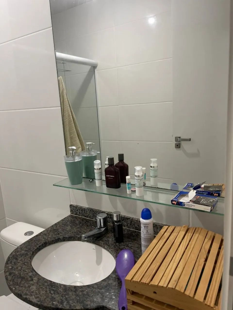 Aluga-se UM quarto para uma mulher, em apartamento no Jabotiana - Cond. Parque Nascente