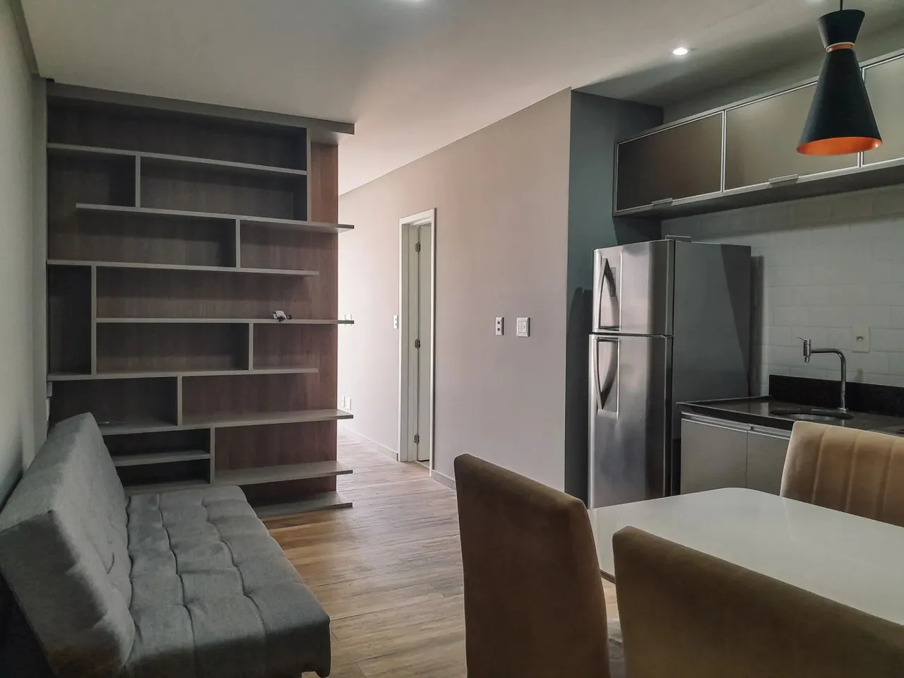 Studio mobiliado e pronto para você para locação