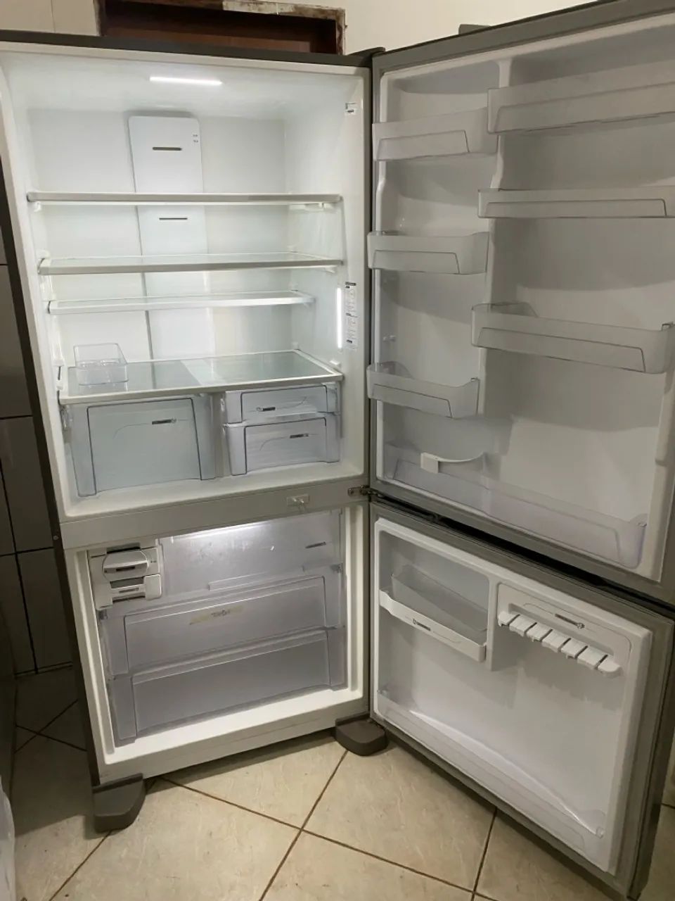 Geladeira Brastemp inverse Maxi inox frost free  - Foto 3