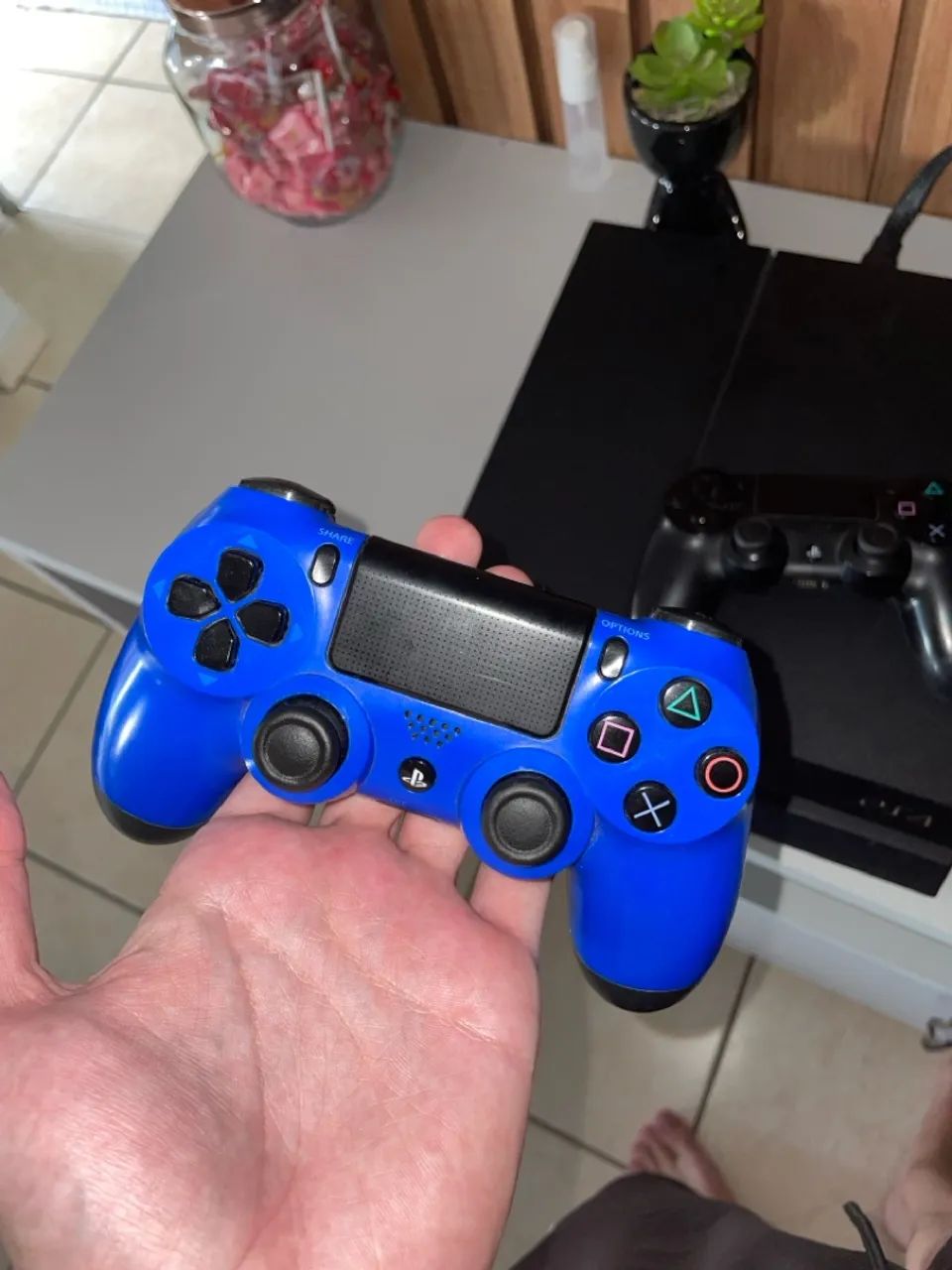 Playstation 4 C/ 2 controle + 3 jogos - Foto 4