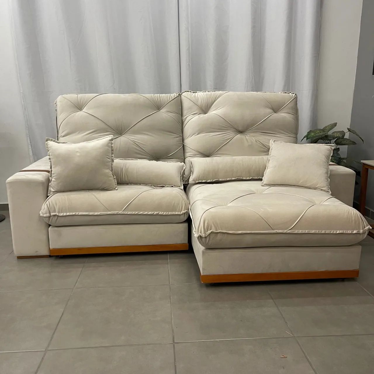 Sofá Retrátil e Reclinável Isa 2,50m Molas Ensacadas p65