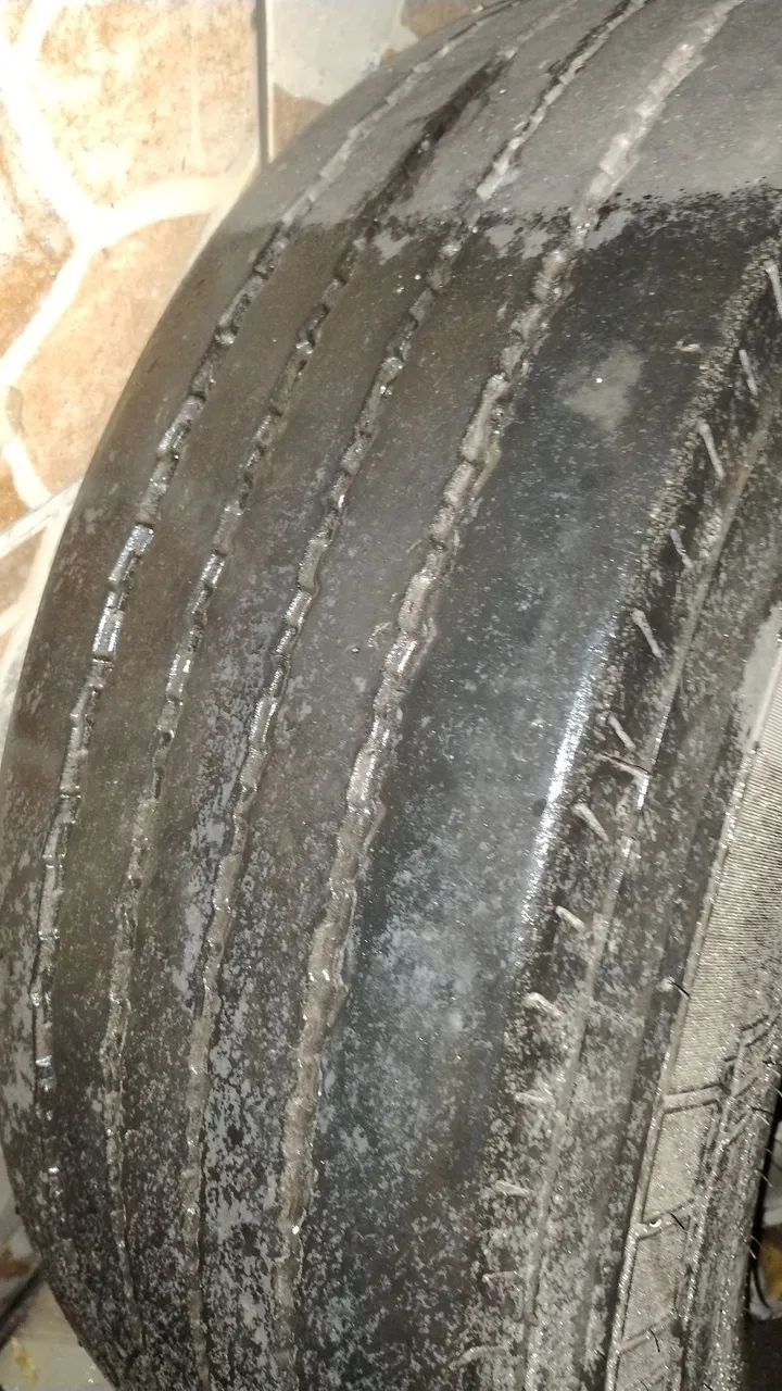 Pneu para caminhão - Foto 2