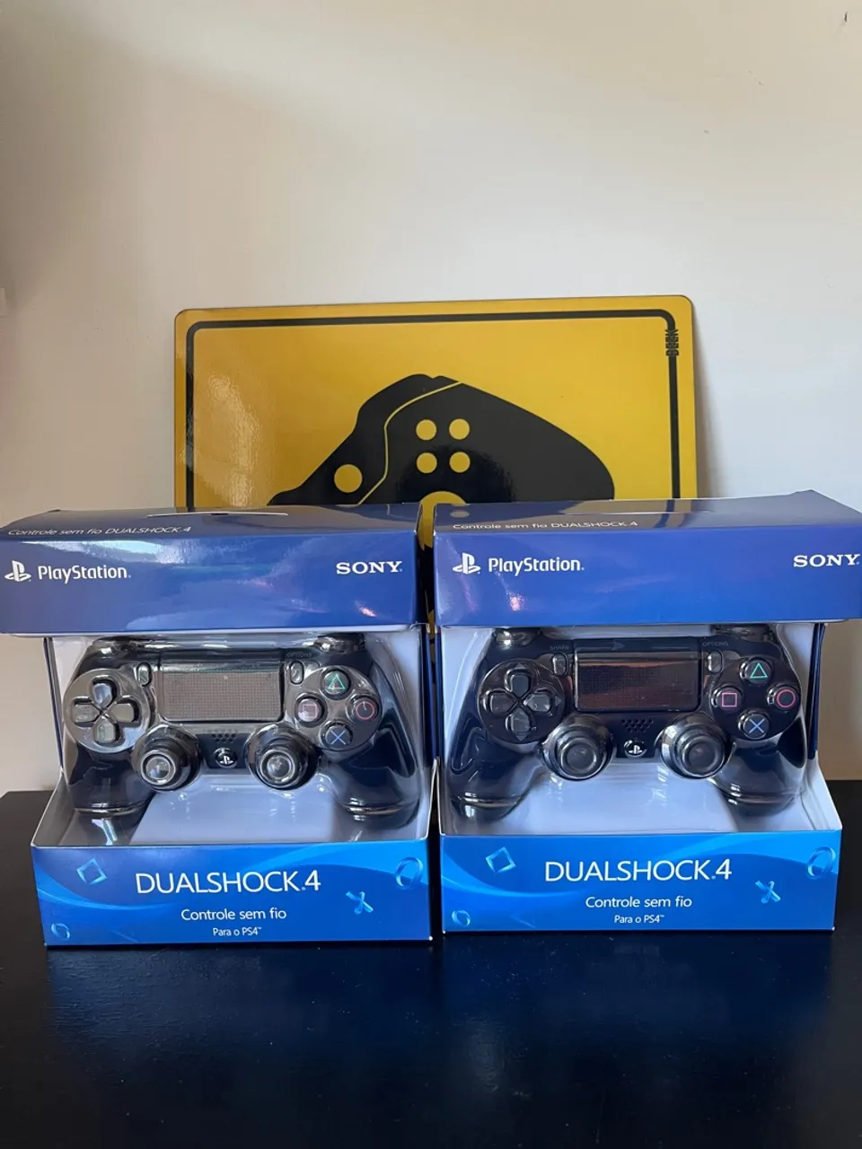 ESGOTADO Kit 2 Controles PS4 - Novos
