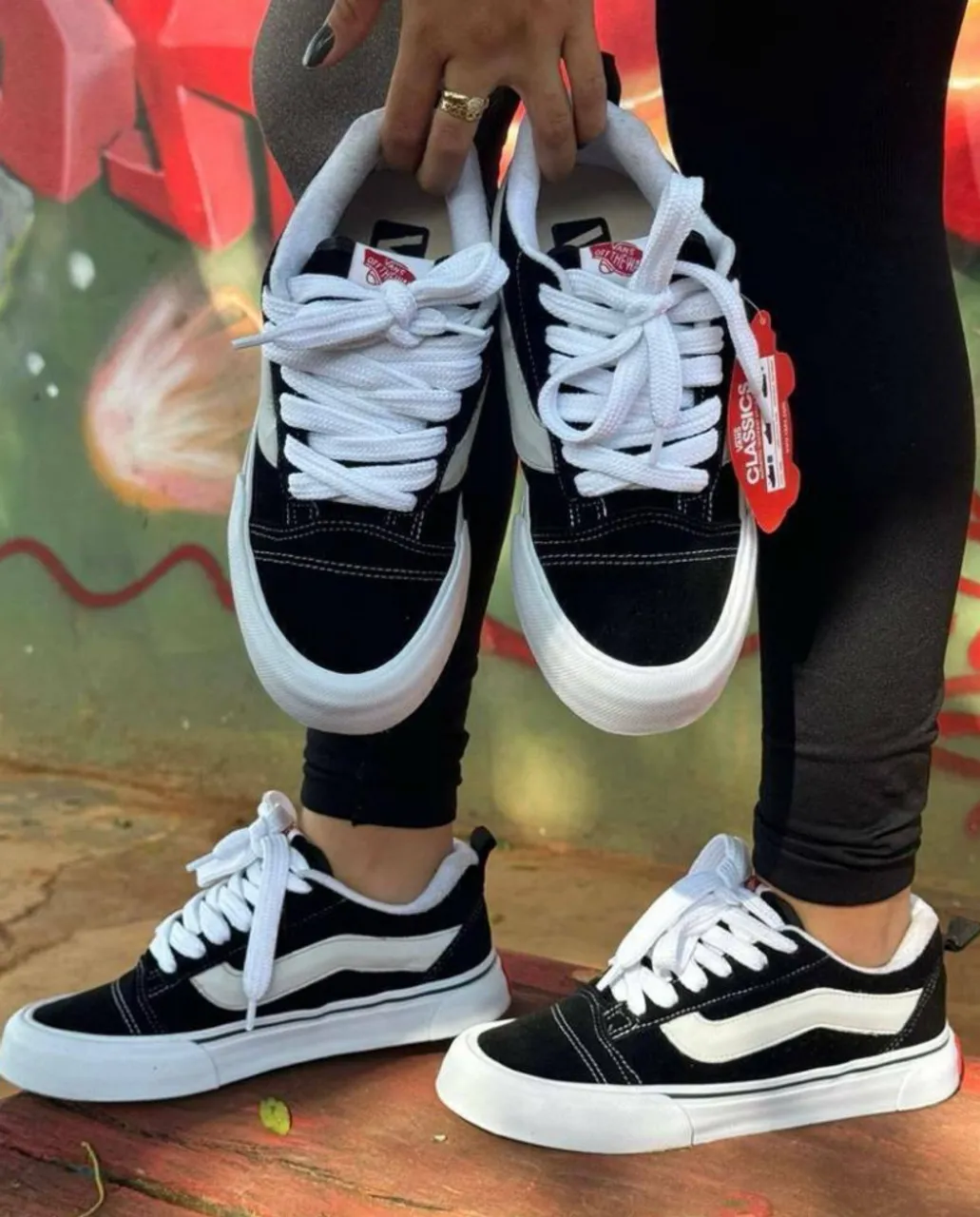 Tênis Vans Old Skool Clássico - Preto e Branco