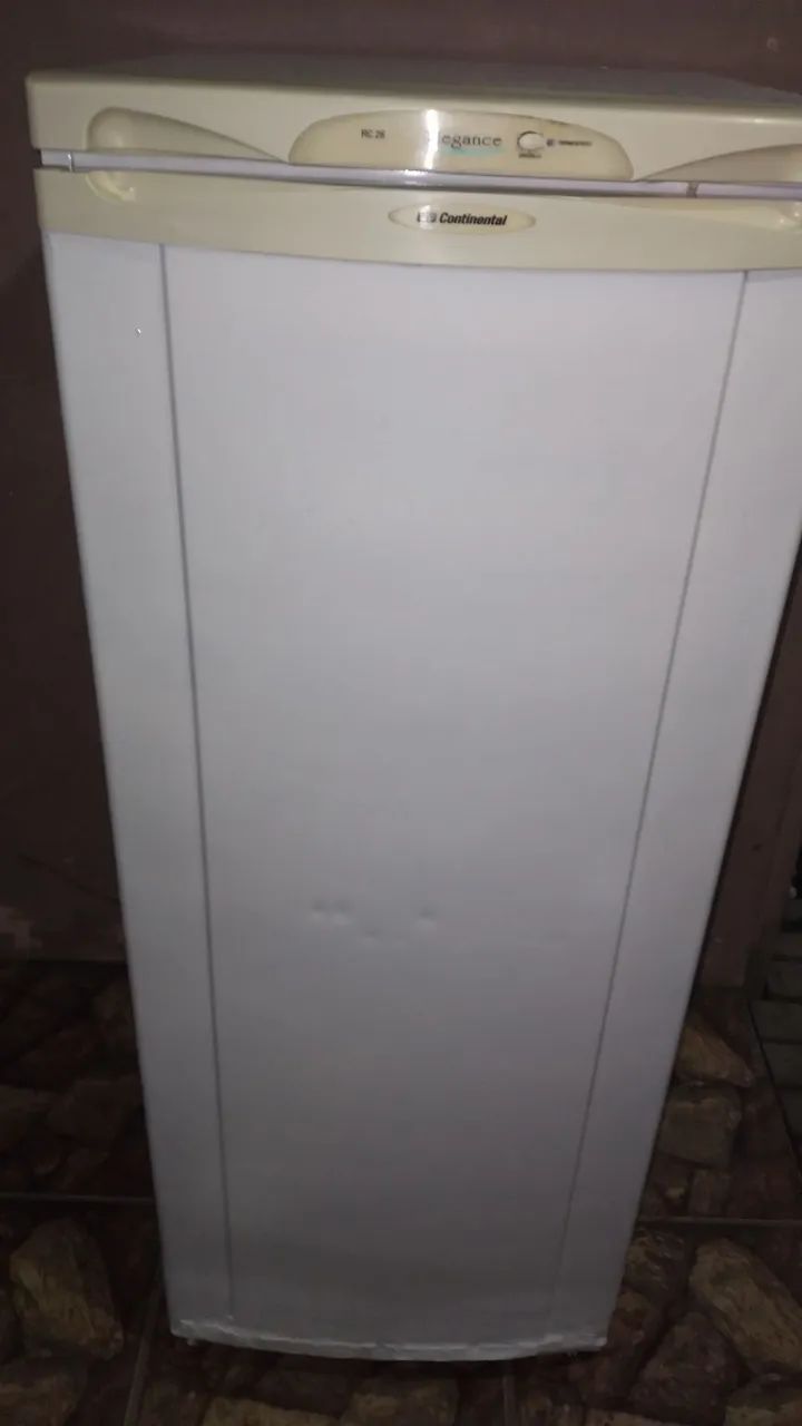 Vendo geladeira em boas condições valor $550 reais  - Foto 5