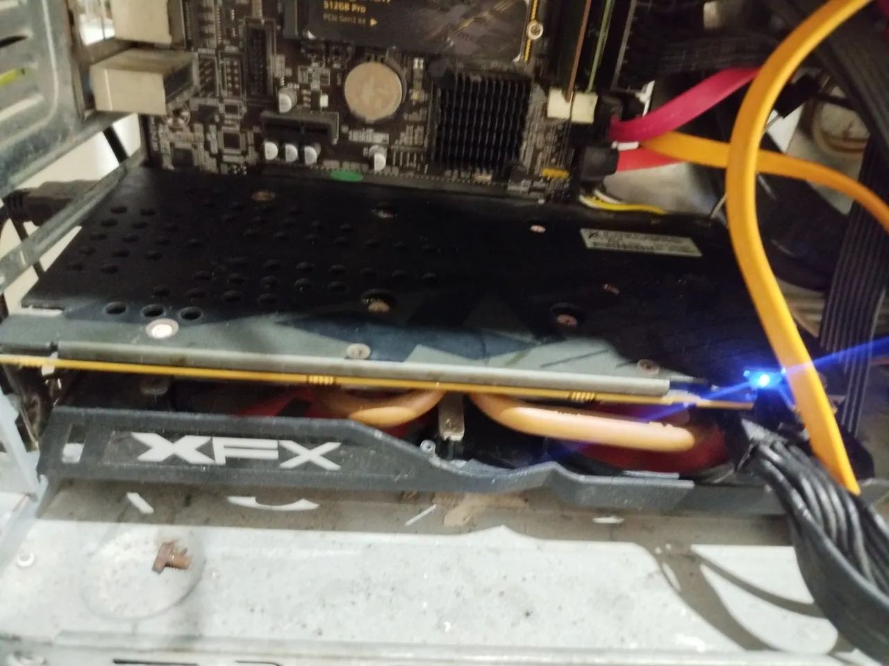 Placa de Vídeo XFX  Radeon RX 570 series - Usada - Foto 2