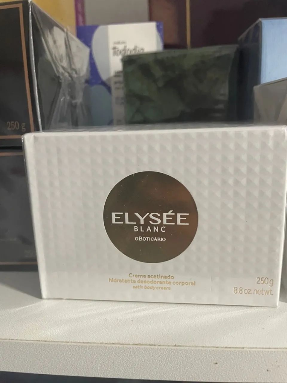 Creme acetinado hidratante Elysee Blanc O Boticário