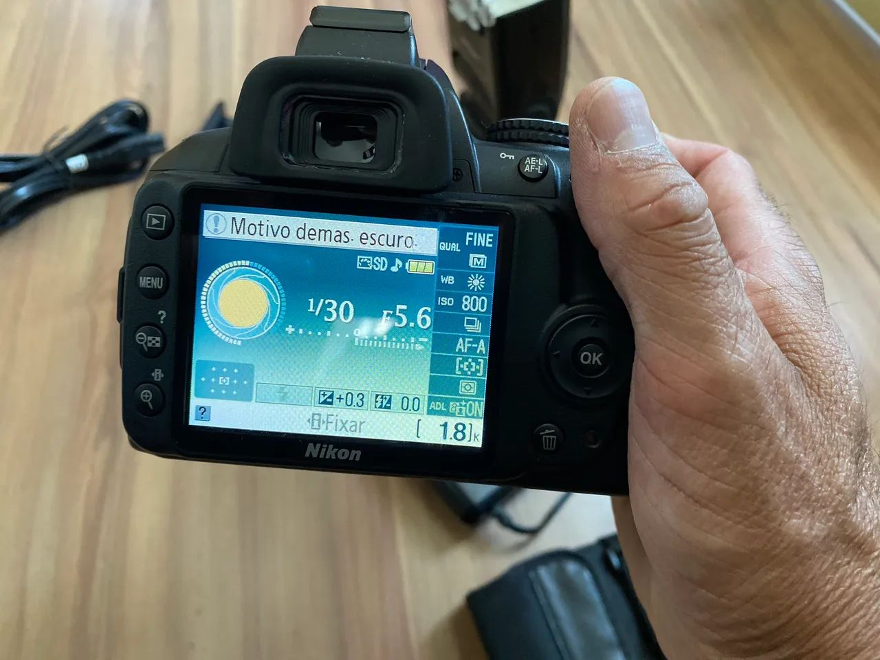 Câmera Nikon D3000 e Flash Nikon SB900 - Foto 3