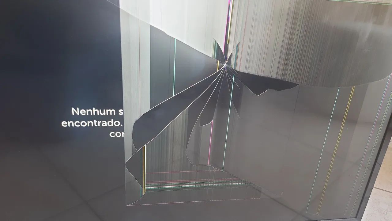 tv 43 polegadas smart LG 3 anos de uso com a tela rachada  - Foto 4