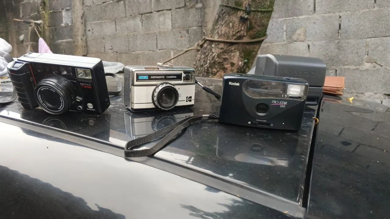 Kit de Câmeras Análogicas -  AF-711B, Kodak Instamatic e Polaroid - Foto 2