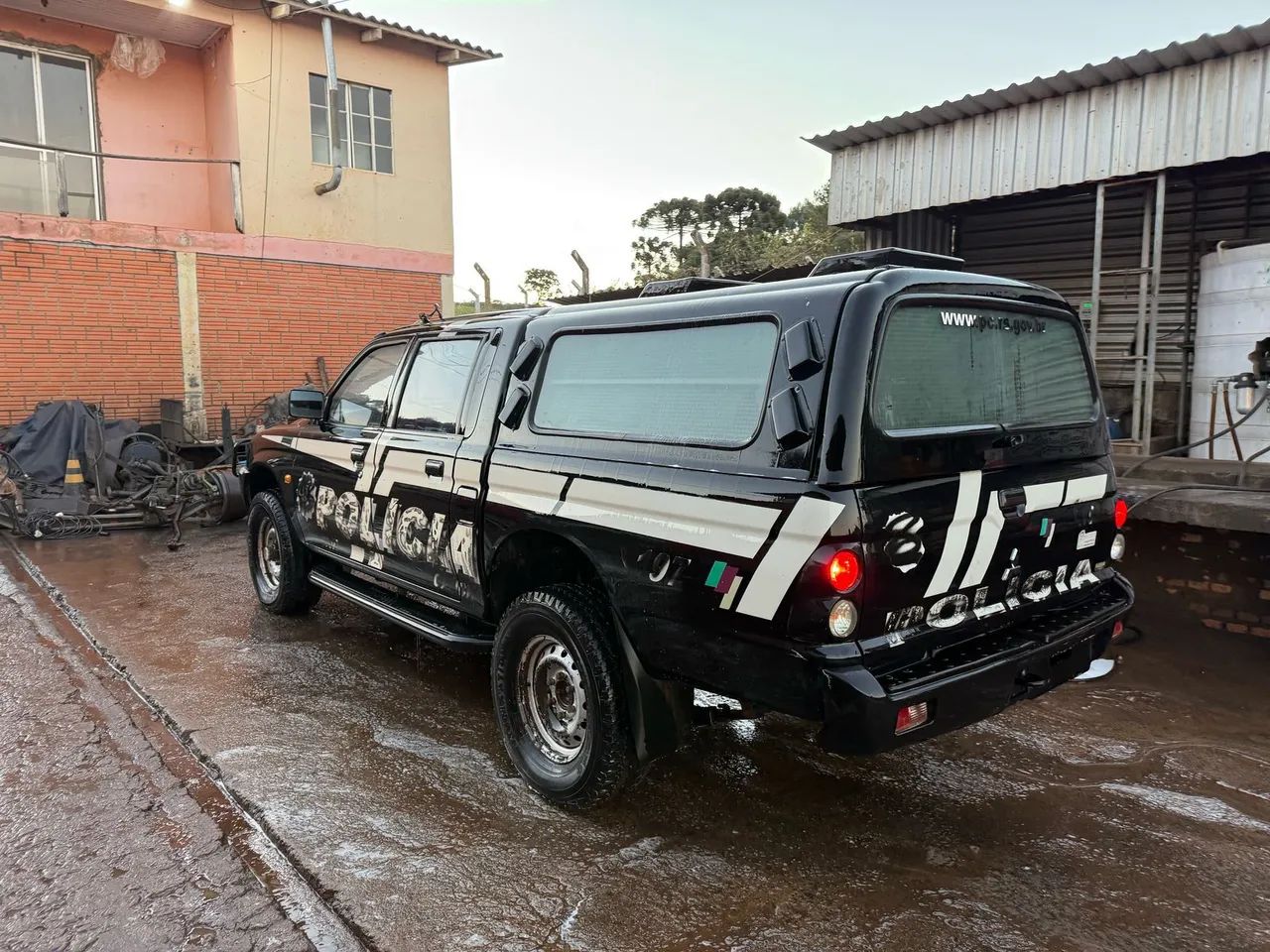 Sucata Mitsubishi L200 Triton 4x4 08/09 para retirada de peças  - Foto 4